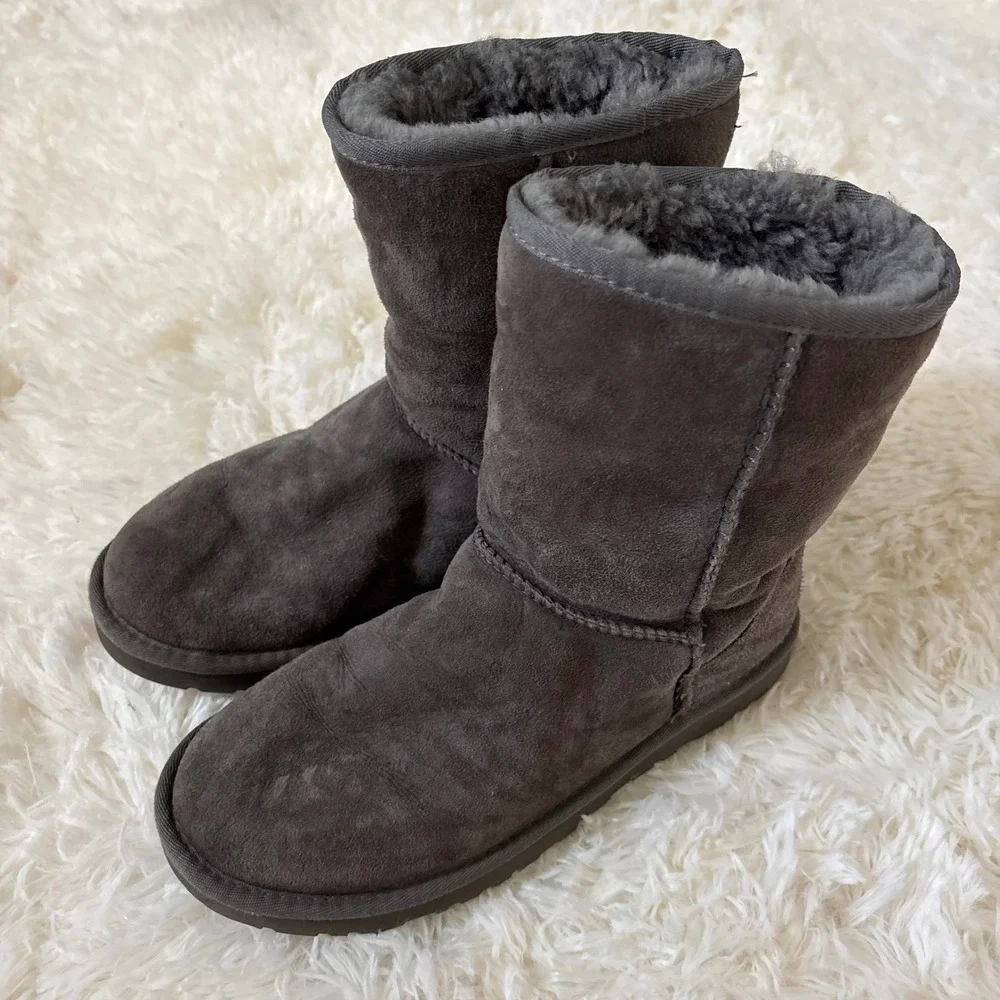 UGG Australia Classic Short II Grey Suede Shearling Boots 5825 Womens 7
